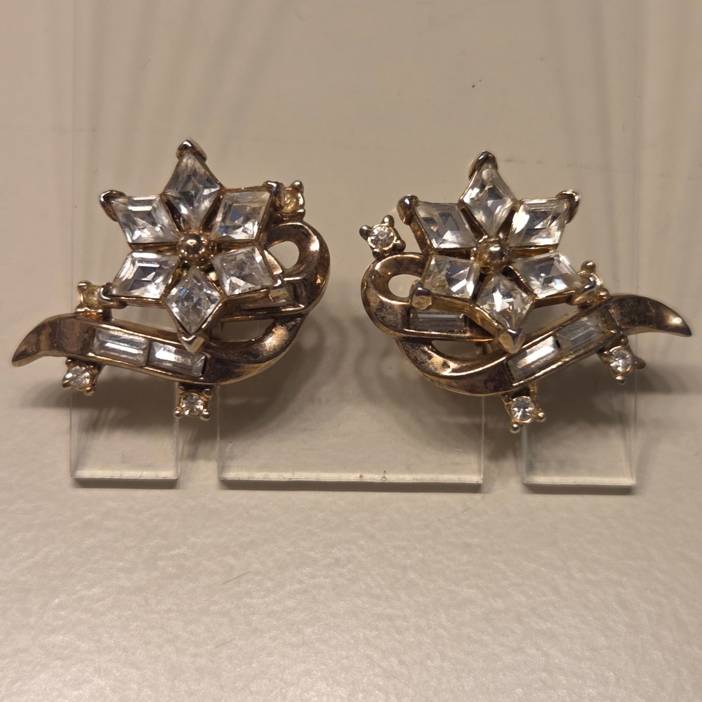 Vintage Crown Trifari Signed‎ Gold Tone Starburst Crystal Clip On Earrings